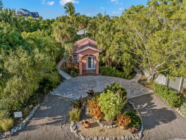 Lido Key Vacation Home with 2 Bedroom and Private Pool
